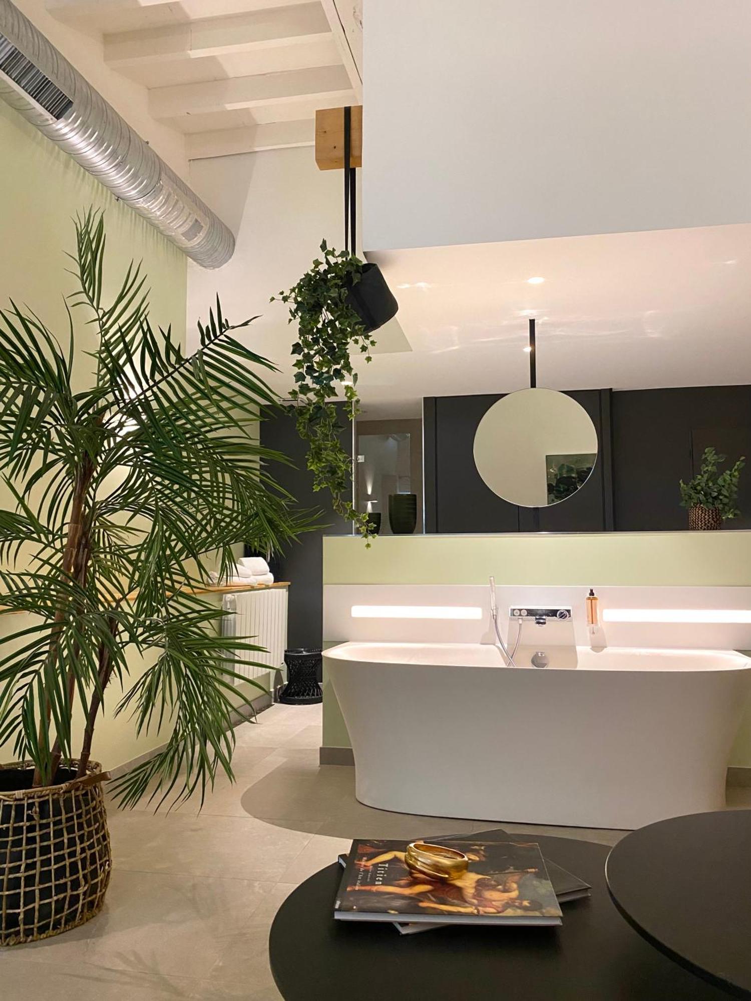 Mihotel Comte Lyon Exterior photo