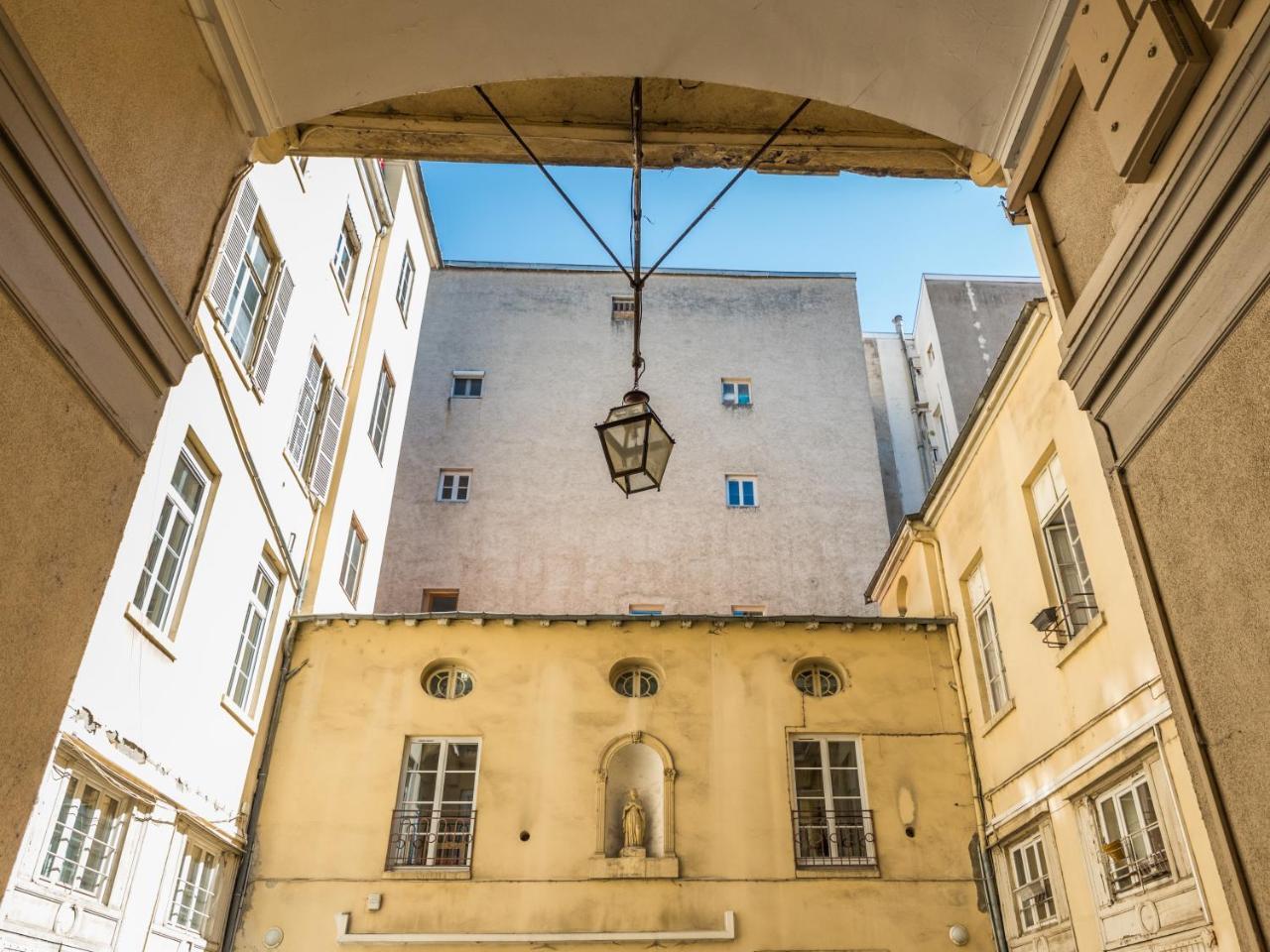 Mihotel Comte Lyon Exterior photo